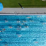 Strahlender Sonnenschein: Freibadsaison eröffnet – über tausend Besucher in München