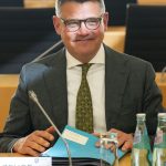 Personalie: Entlassungsaffäre: Staatskanzlei riet von Wortlaut ab