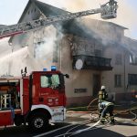 Landkreis Miltenberg: Feuerwehr findet tote Person bei Brand in Mehrfamilienhaus