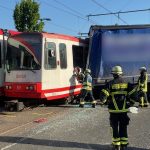 Unglück: Schaden im siebenstelligen Bereich nach Stadtbahn-Unglück